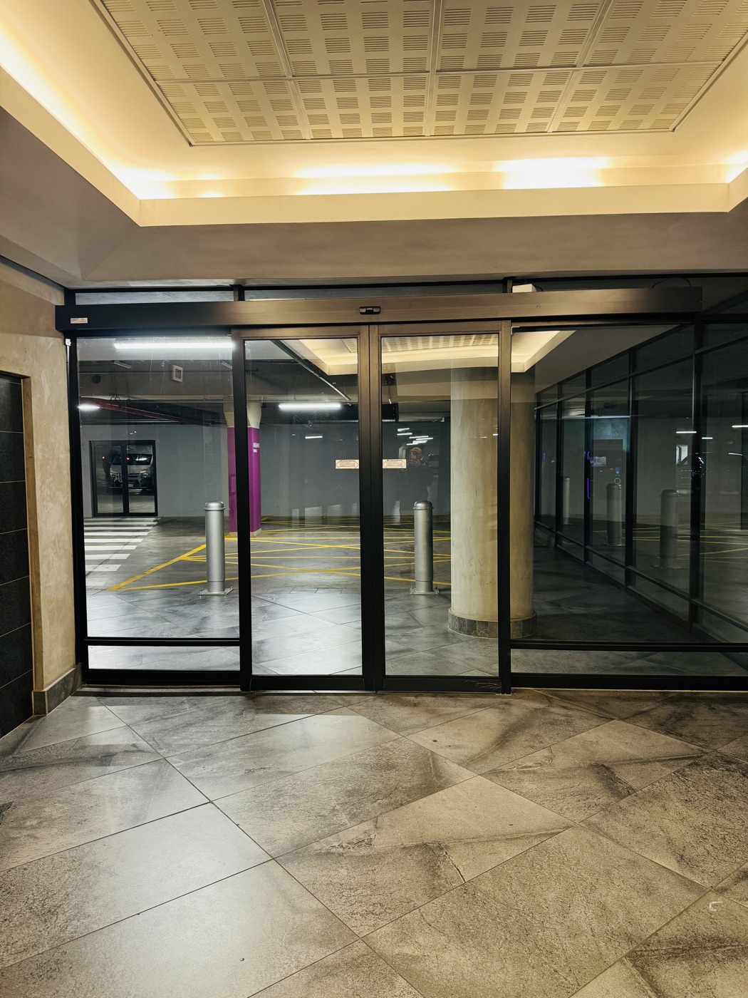 Framed vs frameless sliding doors — automatic commercial entrance by Coetz